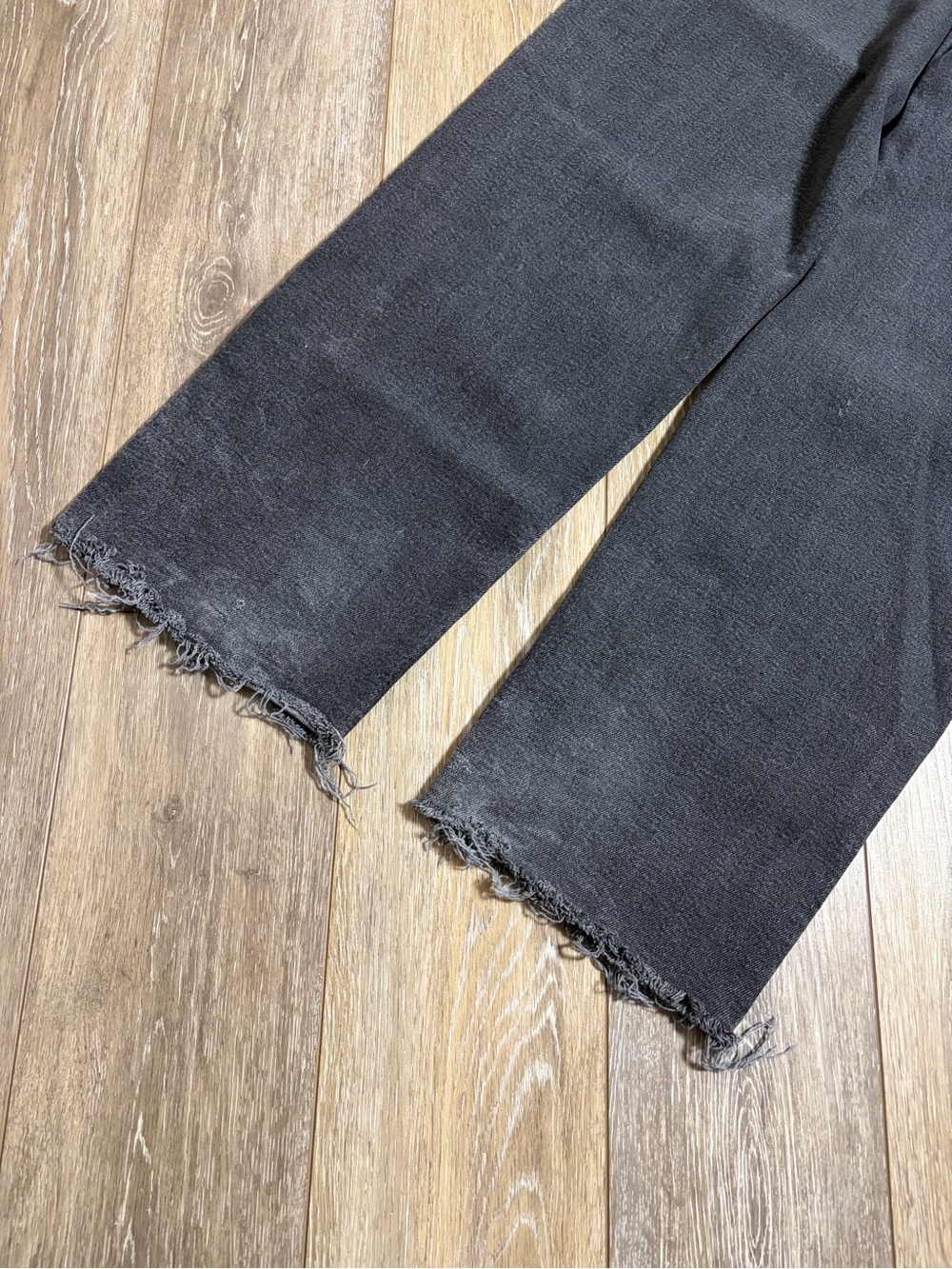 Hollister Black Straight-Leg Raw Hem Jeans - Picture 9 of 10